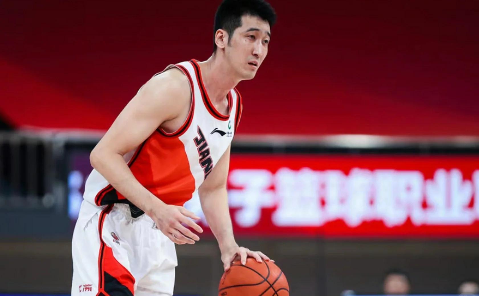 江苏队决胜河南男篮，全队全力备战