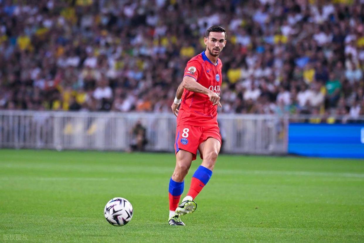 包含巴黎圣日耳曼客场压制对手，实力不容小觑的词条