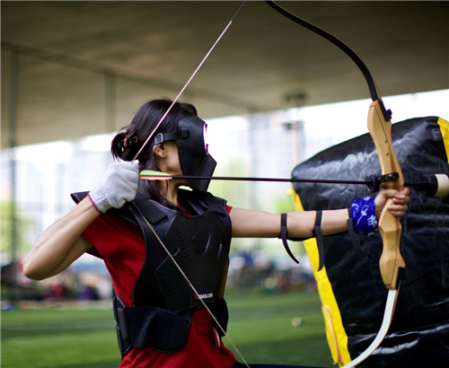 英国射箭选手取得好成绩赢得掌声的简单介绍 英国射箭选手取得好成绩赢得掌声的简单介绍